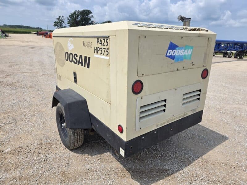 AC-73 425 CFM 2013 Doosan Cummins Engine Air Compressor