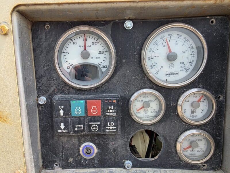 AC-73 425 CFM 2013 Doosan Cummins Engine Air Compressor