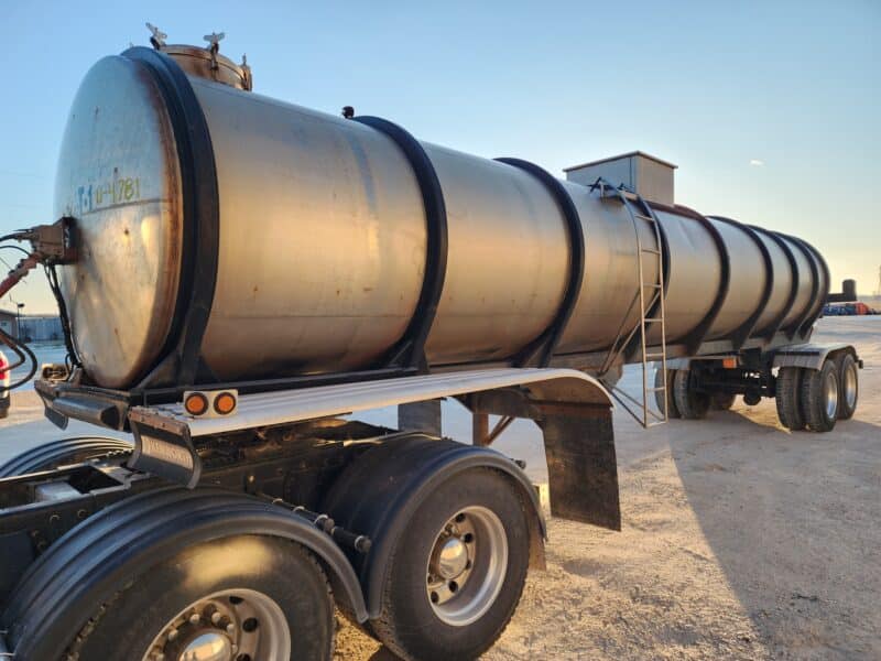 U-4781 6300 Gallon Dual 12″ Unload Stainless Steel Semi Tanker