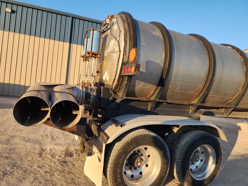 U-4781 6300 Gallon Dual 12″ Unload Stainless Steel Semi Tanker