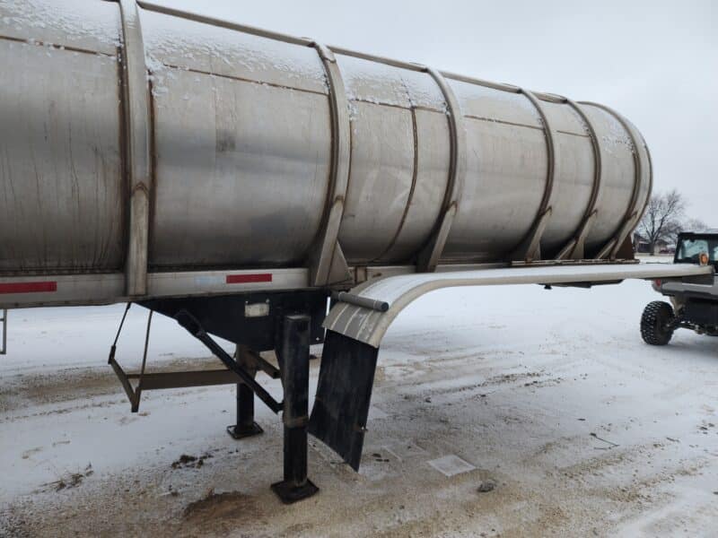 U-4784 6000 Gallon Dual 12″ Unload Stainless Steel Semi Tanker