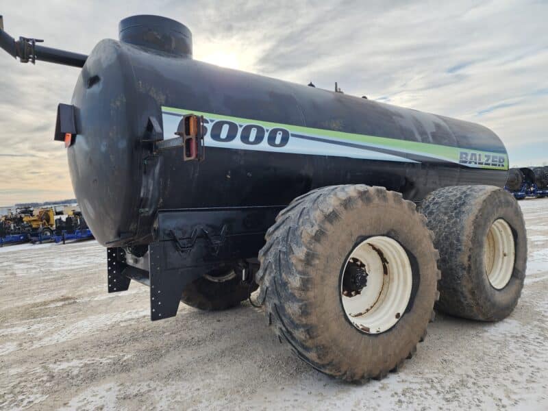 #7 Balzer 6000 Gallon Tandem Round Tanker w. Rear Steerable Axle