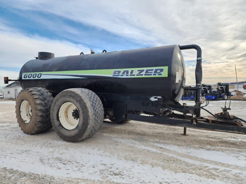 #7 Balzer 6000 Gallon Tandem Round Tanker w. Rear Steerable Axle