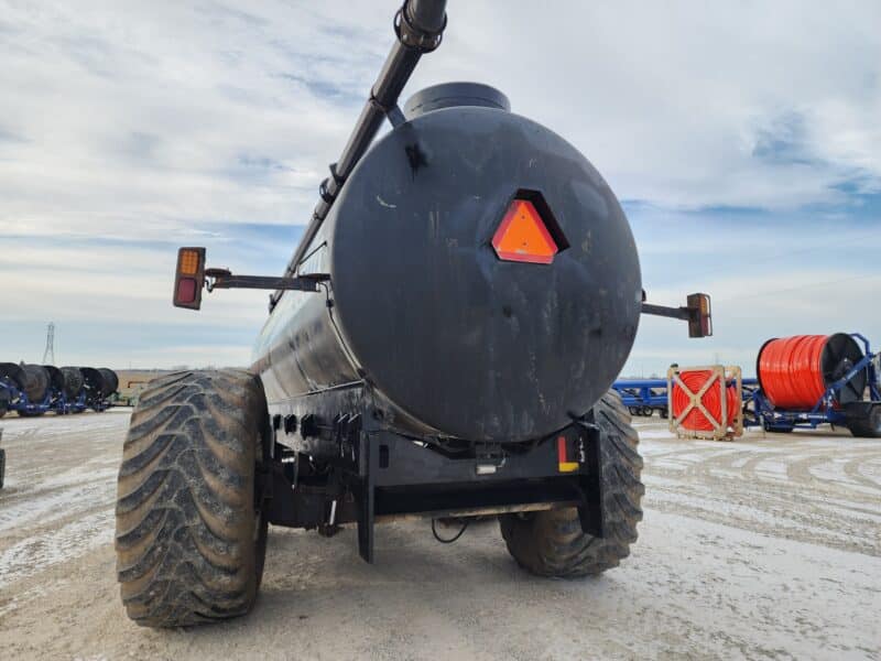 #7 Balzer 6000 Gallon Tandem Round Tanker w. Rear Steerable Axle