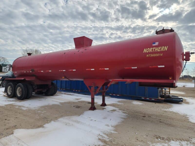 6800 Gallon Northern Steel Semi Tanker 12″ rear unload