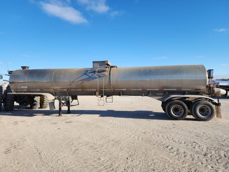 U-4782 6000 Gallon Dual 12″ Unload Stainless Steel Semi Tanker