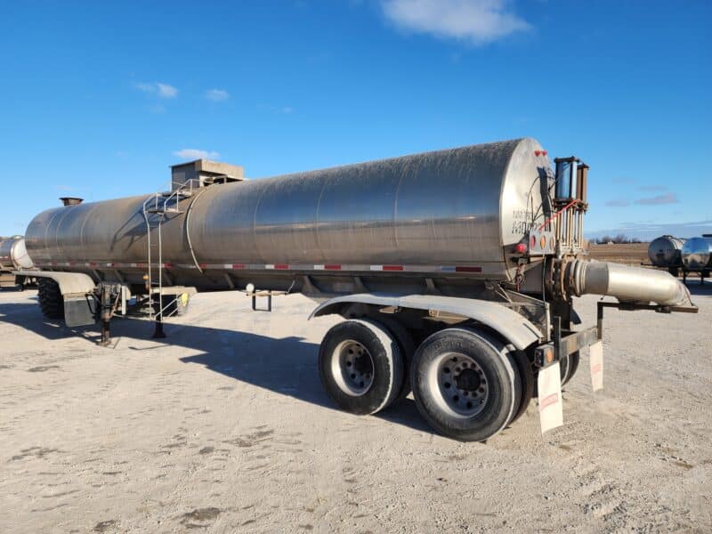 U-4782 6000 Gallon Dual 12″ Unload Stainless Steel Semi Tanker