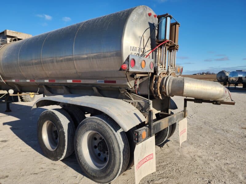 U-4782 6000 Gallon Dual 12″ Unload Stainless Steel Semi Tanker