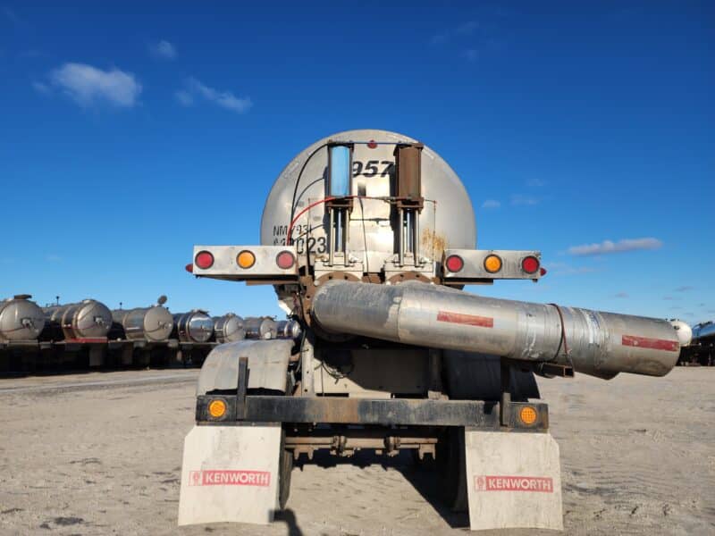 U-4782 6000 Gallon Dual 12″ Unload Stainless Steel Semi Tanker