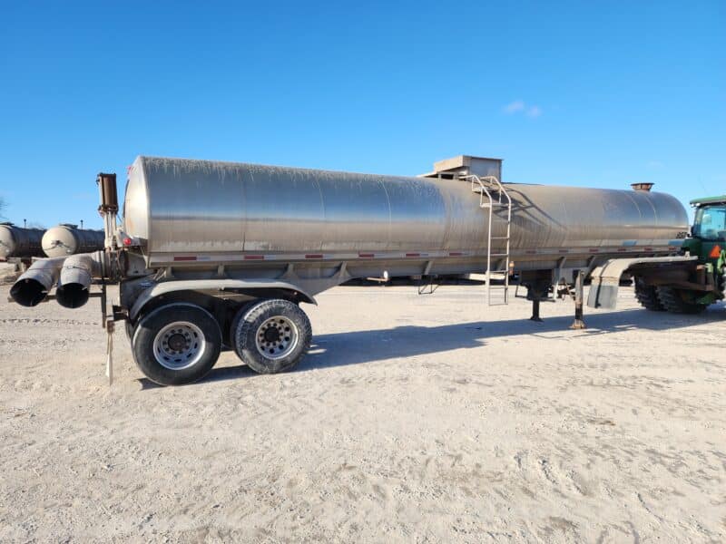 U-4782 6000 Gallon Dual 12″ Unload Stainless Steel Semi Tanker