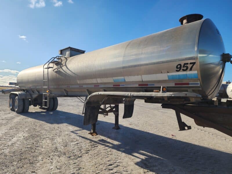 U-4782 6000 Gallon Dual 12″ Unload Stainless Steel Semi Tanker