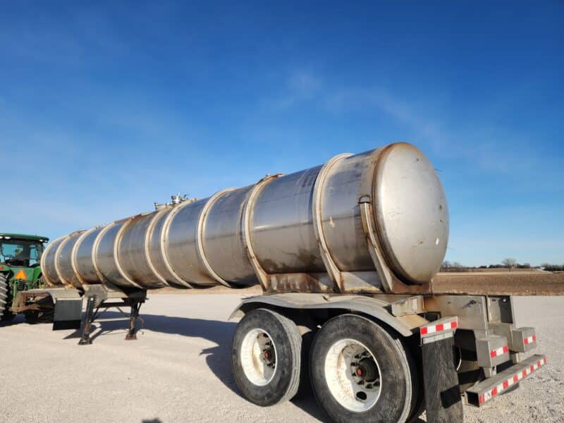 U-4777 2015 Bulk 7000 Gallon Stainless Steel Semi Tanker