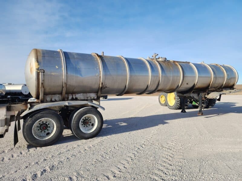 U-4777 2015 Bulk 7000 Gallon Stainless Steel Semi Tanker