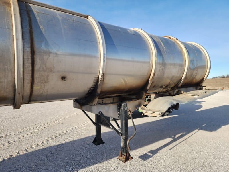 U-4777 2015 Bulk 7000 Gallon Stainless Steel Semi Tanker