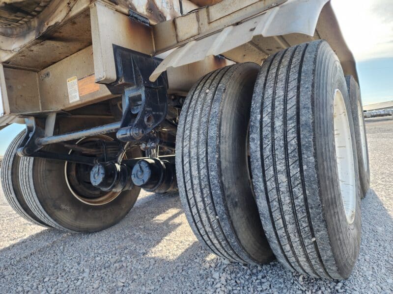 U-4777 2015 Bulk 7000 Gallon Stainless Steel Semi Tanker