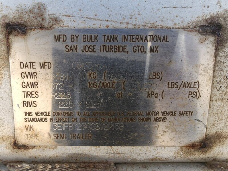 U-4777 2015 Bulk 7000 Gallon Stainless Steel Semi Tanker