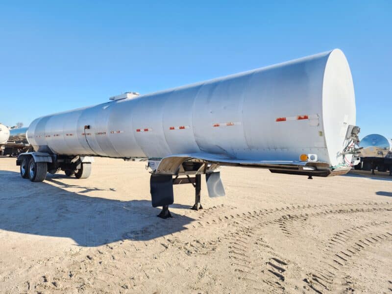 U-4789 2003 Polar 6700 Gallon Stainless Steel Semi Tanker