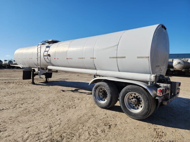 U-4789 2003 Polar 6700 Gallon Stainless Steel Semi Tanker