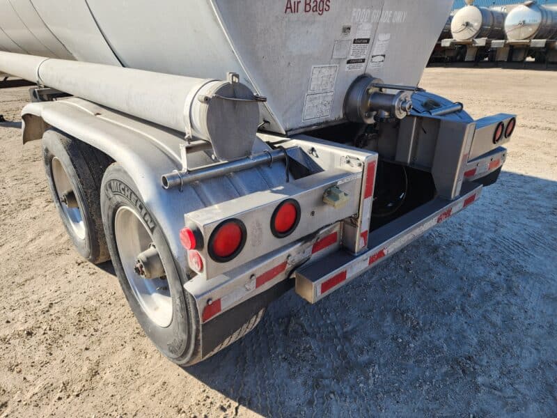 U-4789 2003 Polar 6700 Gallon Stainless Steel Semi Tanker