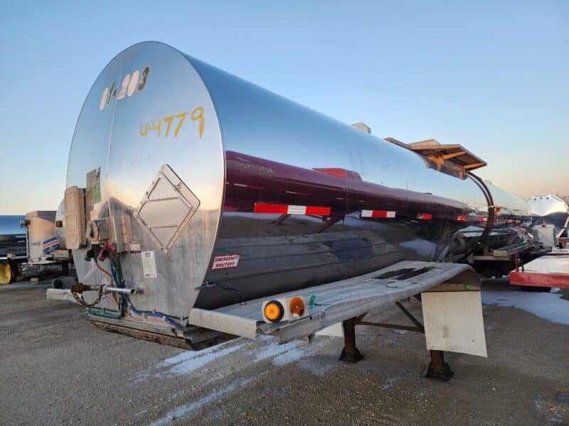 U-4779 2000 Polar 5000 Gallon Stainless Steel Semi Tanker