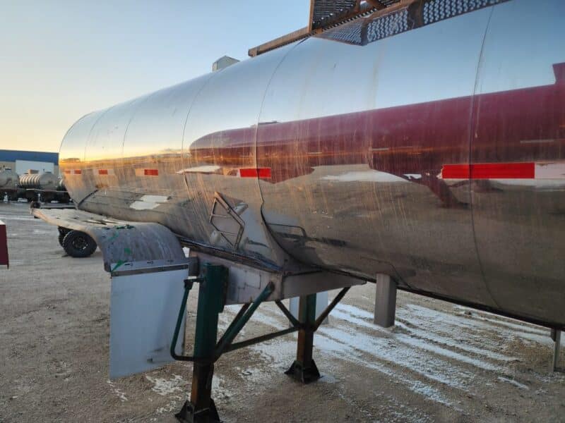 U-4779 2000 Polar 5000 Gallon Stainless Steel Semi Tanker