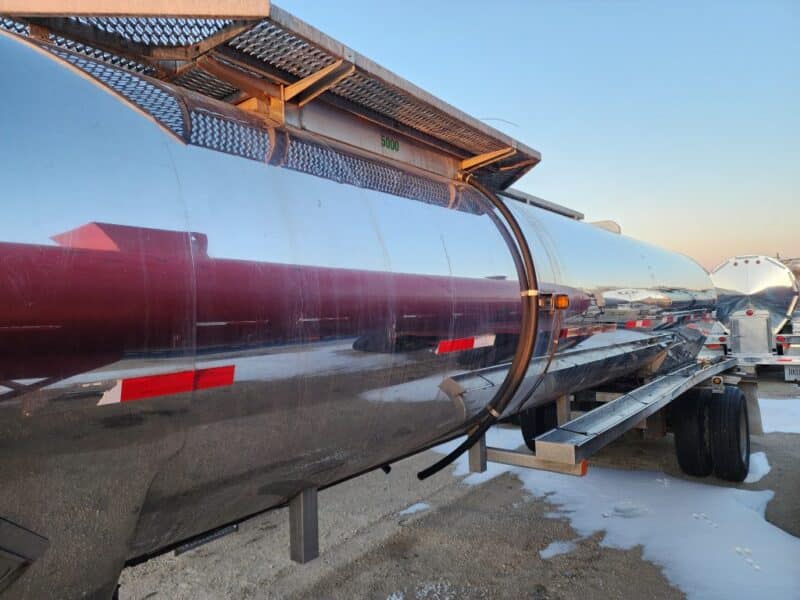 U-4779 2000 Polar 5000 Gallon Stainless Steel Semi Tanker