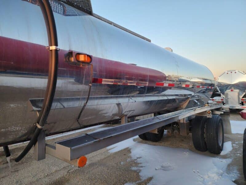 U-4779 2000 Polar 5000 Gallon Stainless Steel Semi Tanker