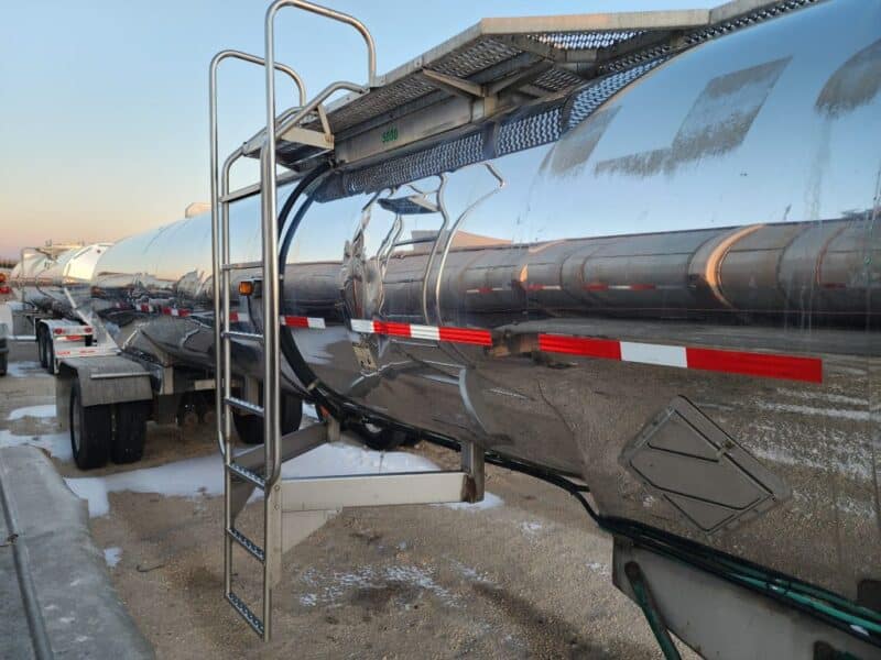 U-4779 2000 Polar 5000 Gallon Stainless Steel Semi Tanker