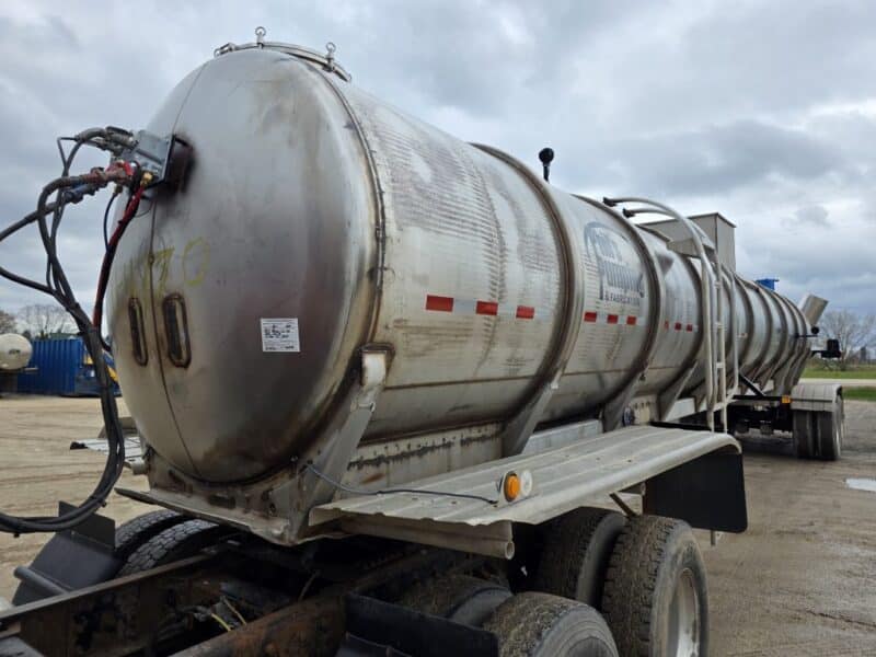 U-4770 1996 Beall 6700 Gallon Stainless Steel Semi Tanker