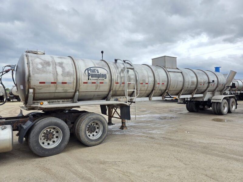 U-4770 1996 Beall 6700 Gallon Stainless Steel Semi Tanker