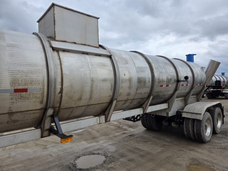 U-4770 1996 Beall 6700 Gallon Stainless Steel Semi Tanker