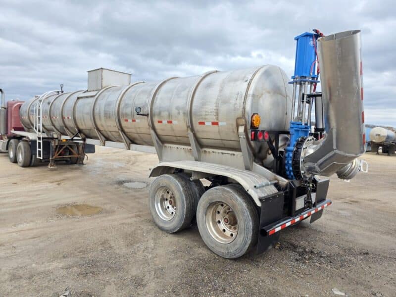 U-4770 1996 Beall 6700 Gallon Stainless Steel Semi Tanker