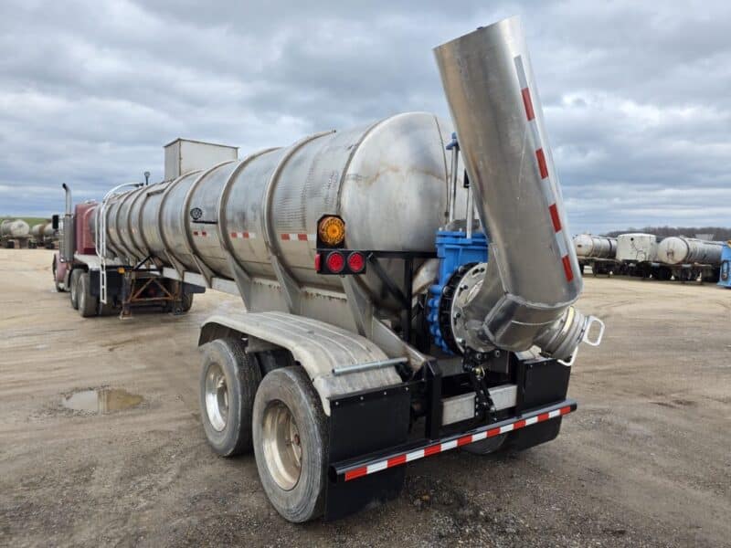 U-4770 1996 Beall 6700 Gallon Stainless Steel Semi Tanker
