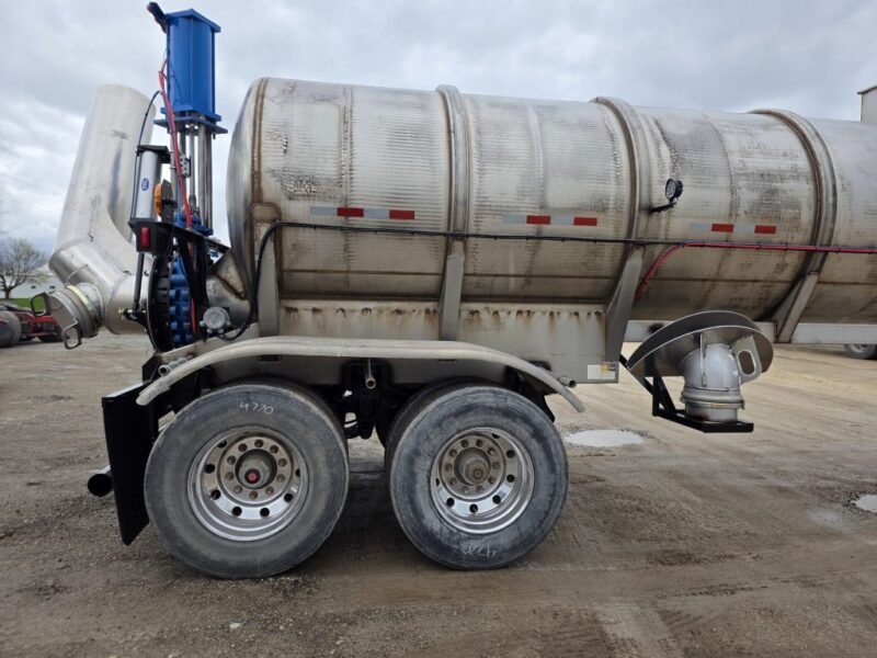 U-4770 1996 Beall 6700 Gallon Stainless Steel Semi Tanker