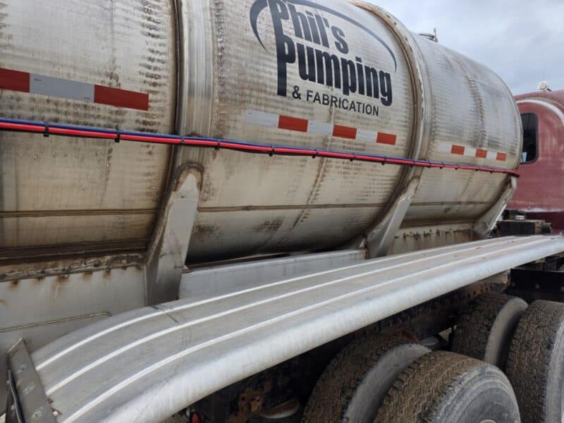 U-4770 1996 Beall 6700 Gallon Stainless Steel Semi Tanker