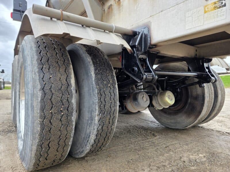 U-4770 1996 Beall 6700 Gallon Stainless Steel Semi Tanker