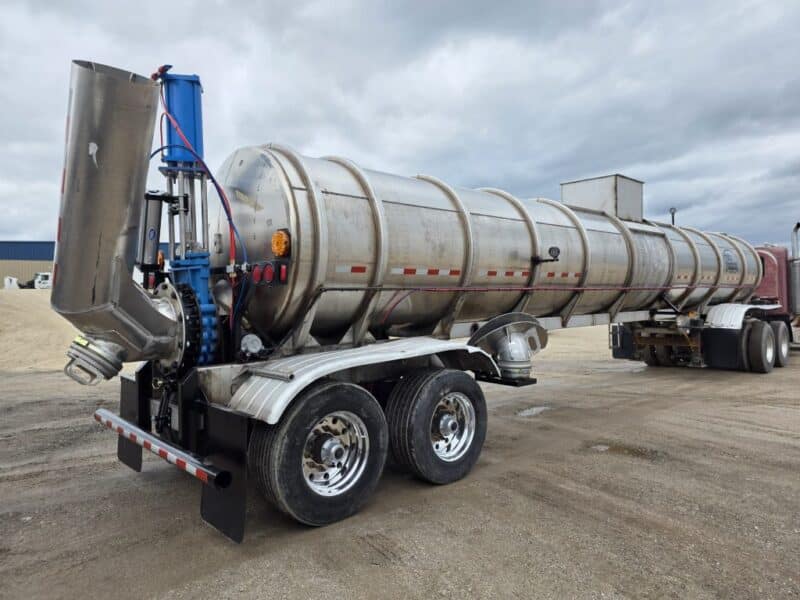 U-4789 2003 Polar 6700 Gallon Stainless Steel Semi Tanker