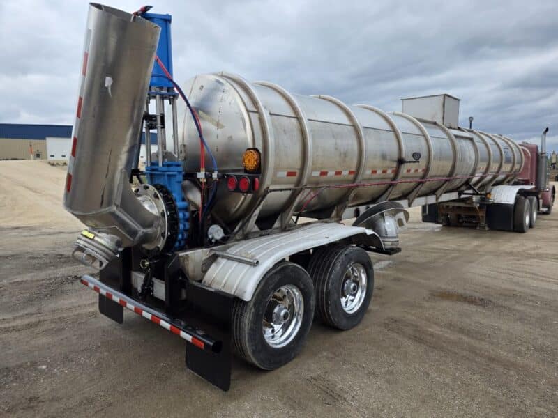 U-4789 2003 Polar 6700 Gallon Stainless Steel Semi Tanker