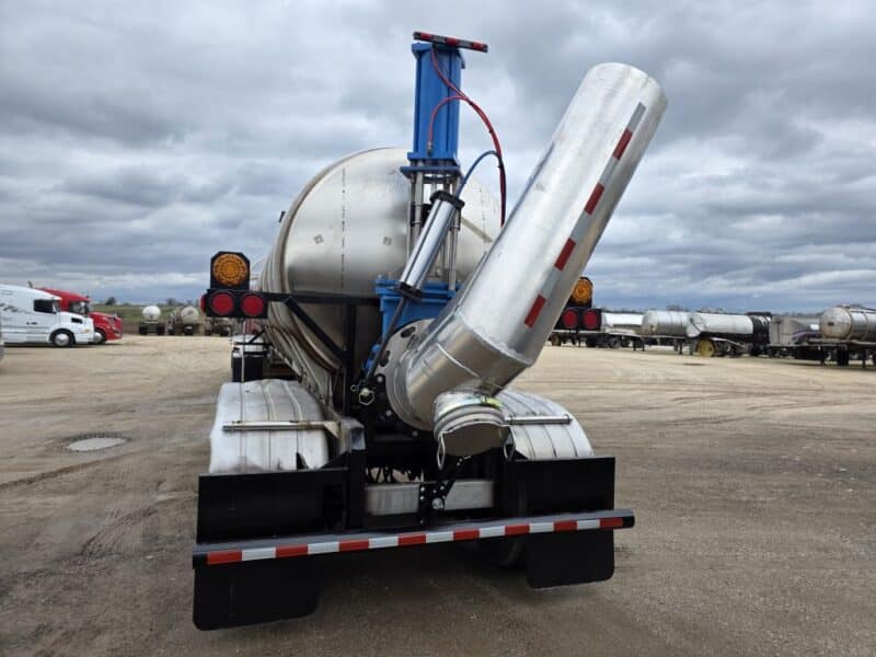 U-4789 2003 Polar 6700 Gallon Stainless Steel Semi Tanker
