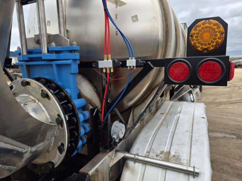 U-4789 2003 Polar 6700 Gallon Stainless Steel Semi Tanker