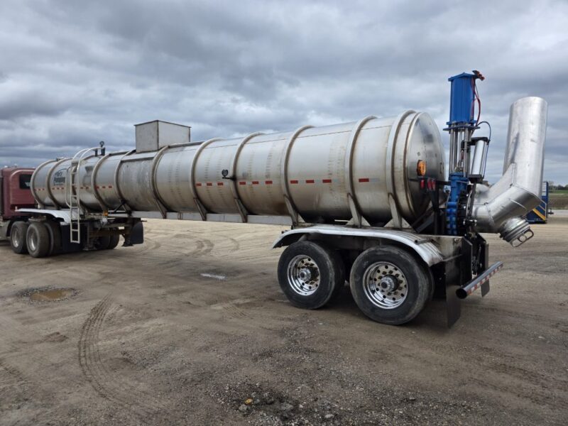 U-4789 2003 Polar 6700 Gallon Stainless Steel Semi Tanker