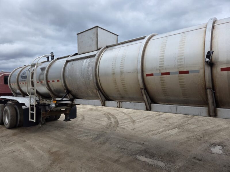 U-4789 2003 Polar 6700 Gallon Stainless Steel Semi Tanker