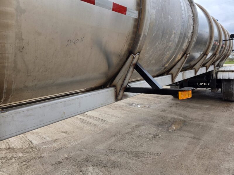 U-4789 2003 Polar 6700 Gallon Stainless Steel Semi Tanker