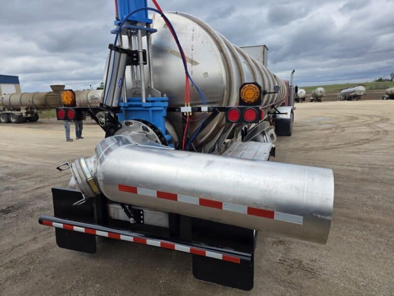 U-4789 2003 Polar 6700 Gallon Stainless Steel Semi Tanker