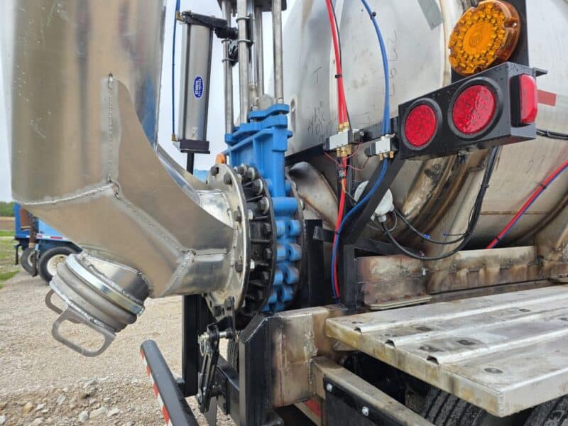 U-4788 1993 Brenner 6700 Gallon Stainless Steel Semi Tanker