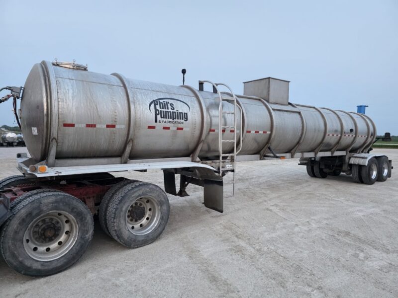 U-4789 2003 Polar 6700 Gallon Stainless Steel Semi Tanker