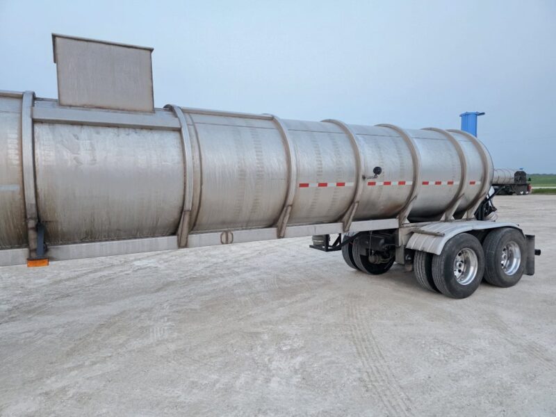 U-4789 2003 Polar 6700 Gallon Stainless Steel Semi Tanker