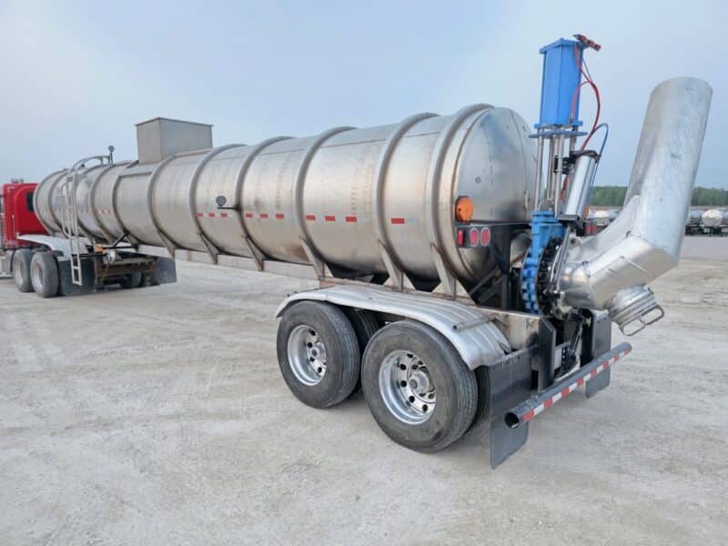 U-4789 2003 Polar 6700 Gallon Stainless Steel Semi Tanker