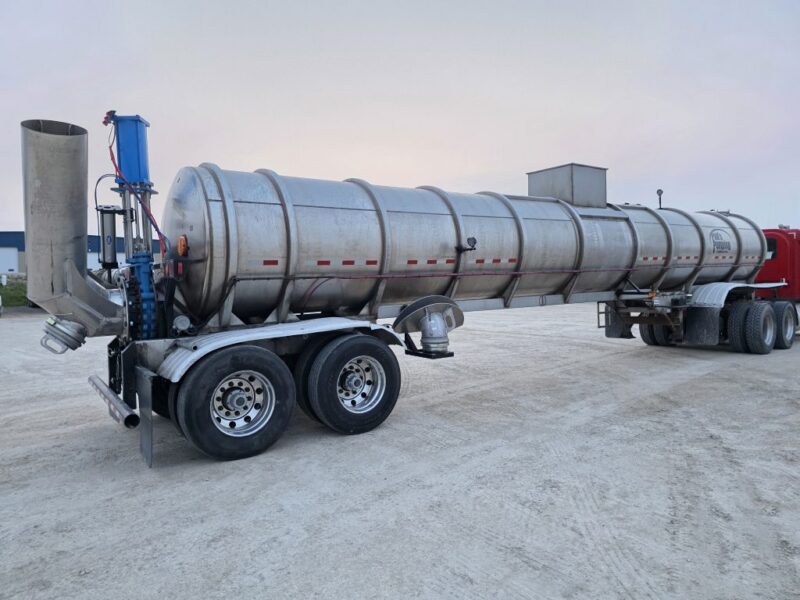U-4789 2003 Polar 6700 Gallon Stainless Steel Semi Tanker