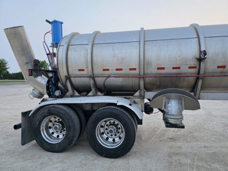 U-4789 2003 Polar 6700 Gallon Stainless Steel Semi Tanker